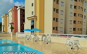 Apartamento em Ubatuba com Piscina e Churrasqueira